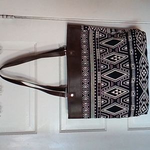 Thirty one black and white reversible tote bag rio weave